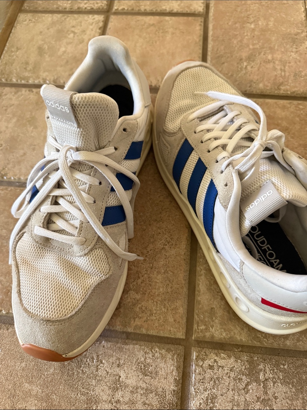 adidas Beige & Blue Men’s Retro Runner Sneakers